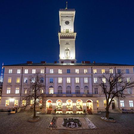 Bed & Breakfast In Downtown Lviv Bagian luar foto