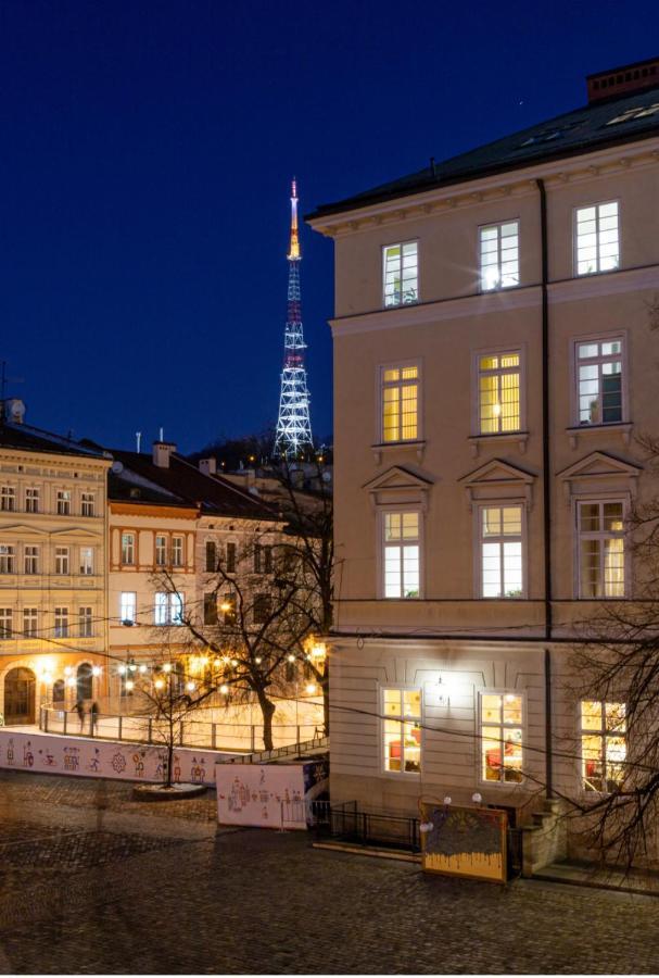 Bed & Breakfast In Downtown Lviv Bagian luar foto