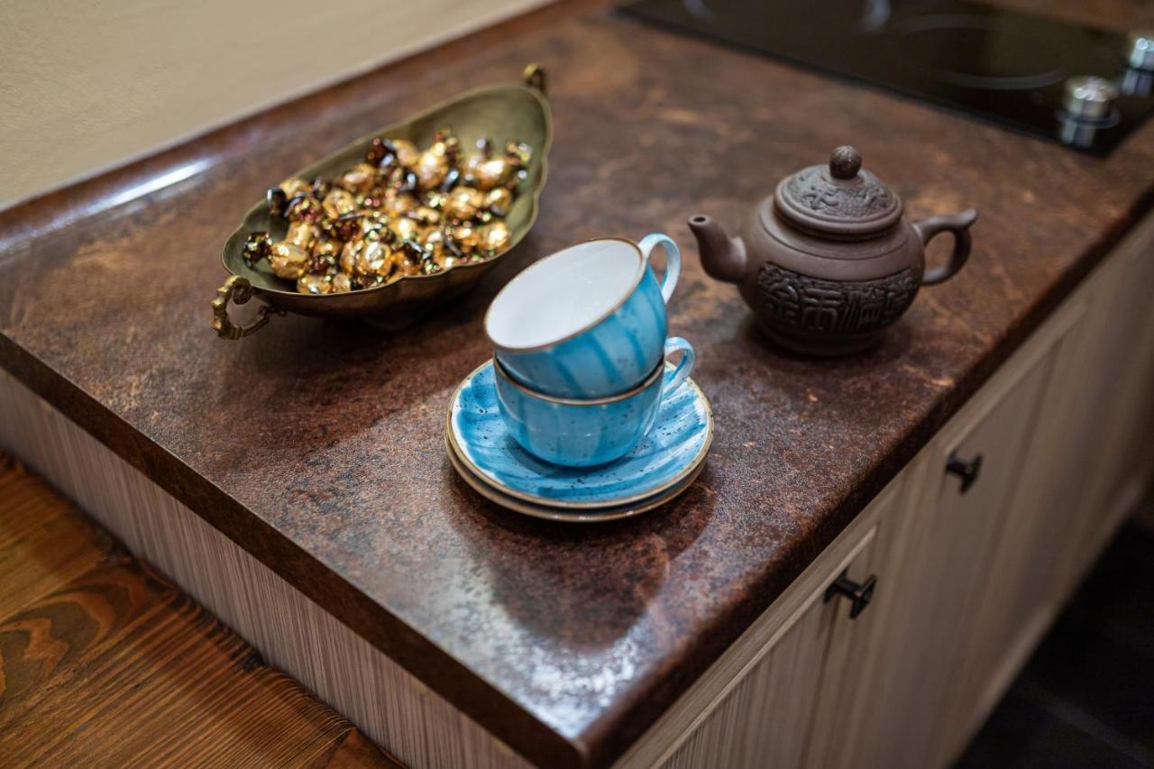 Bed & Breakfast In Downtown Lviv Bagian luar foto